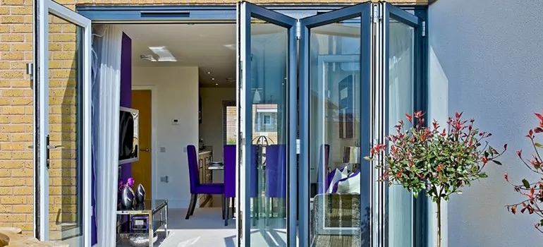 Commercial Door Glass Repair in Fredricton, ON