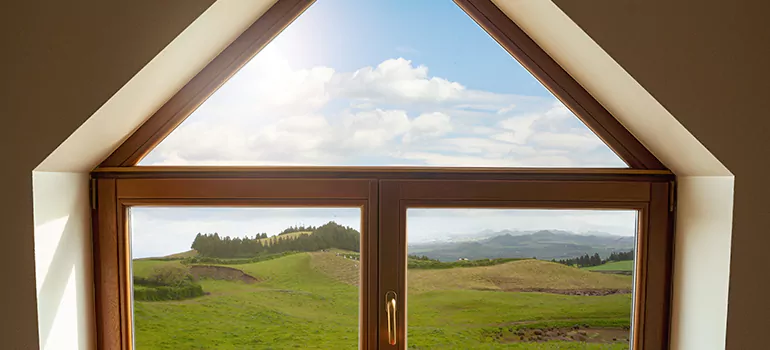 Trapezoid Window Maintenance in Fredricton, ON